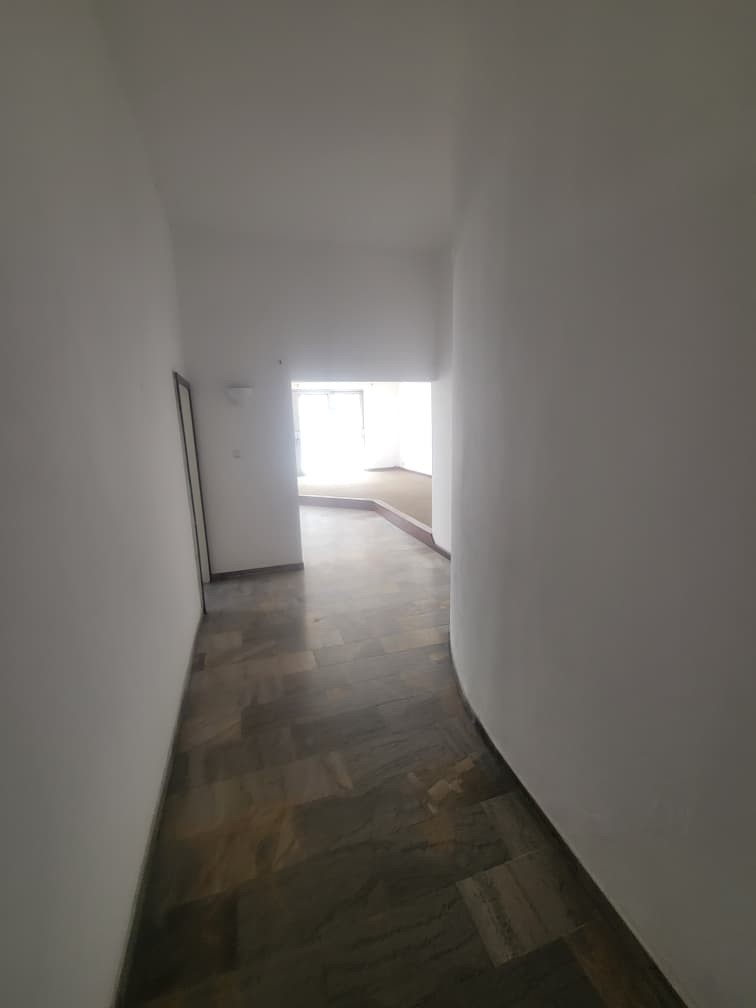 scaled_1001962310 Appartement à Vendre – Gombe, Kinshasa