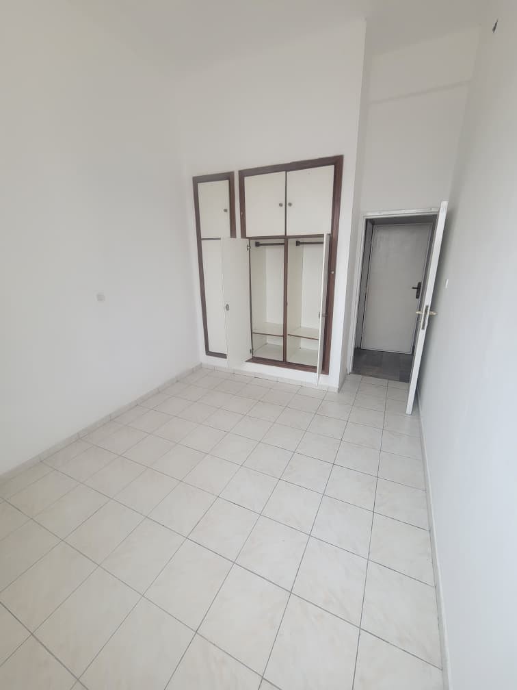 scaled_1001962319 Appartement à Vendre – Gombe, Kinshasa