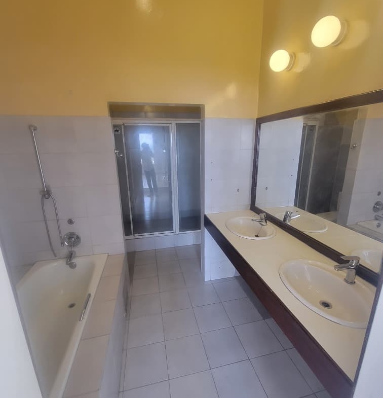Appartement à Vendre – Gombe, Kinshasa