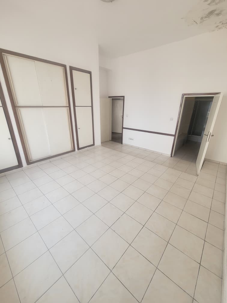 scaled_1001962334 Appartement à Vendre – Gombe, Kinshasa