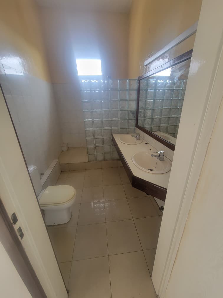 scaled_1001962358 Appartement à Vendre – Gombe, Kinshasa