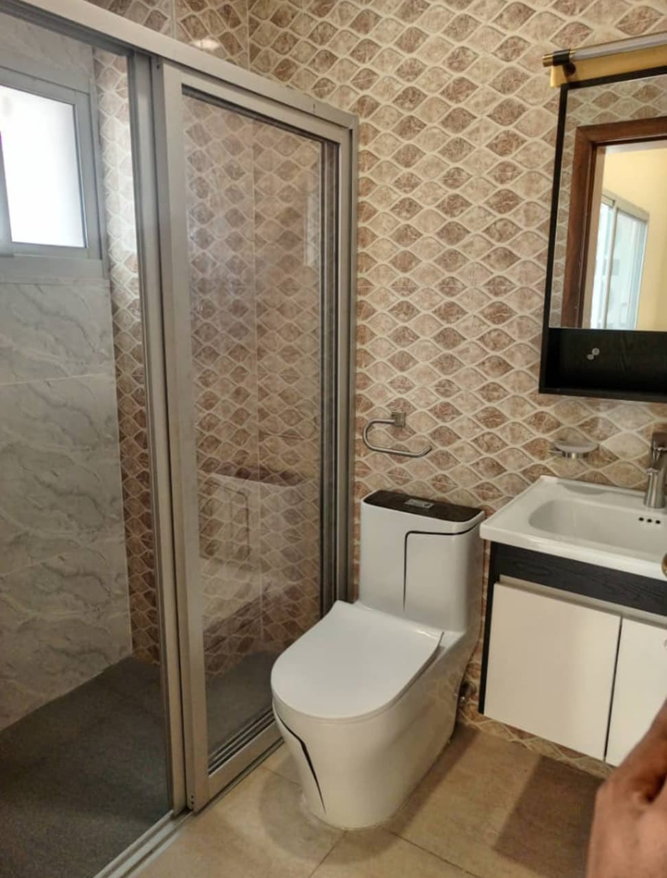 scaled_1001962380 Appartement à Louer – Gombe, Kinshasa