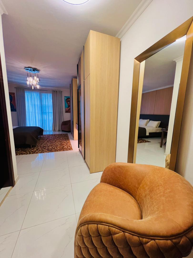 scaled_1001962539 Appartement à Vendre – Gombe, Kinshasa