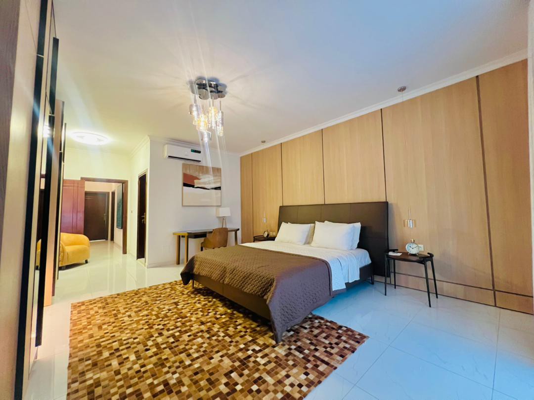 scaled_1001962542 Appartement à Vendre – Gombe, Kinshasa