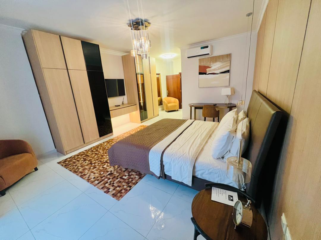 scaled_1001962560 Appartement à Vendre – Gombe, Kinshasa