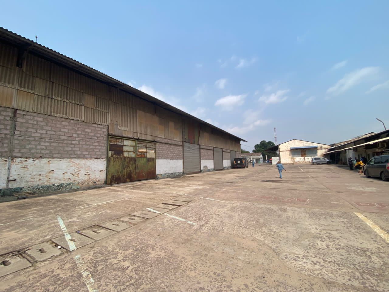Entrepôt à Louer – Ngaliema, Kinshasa