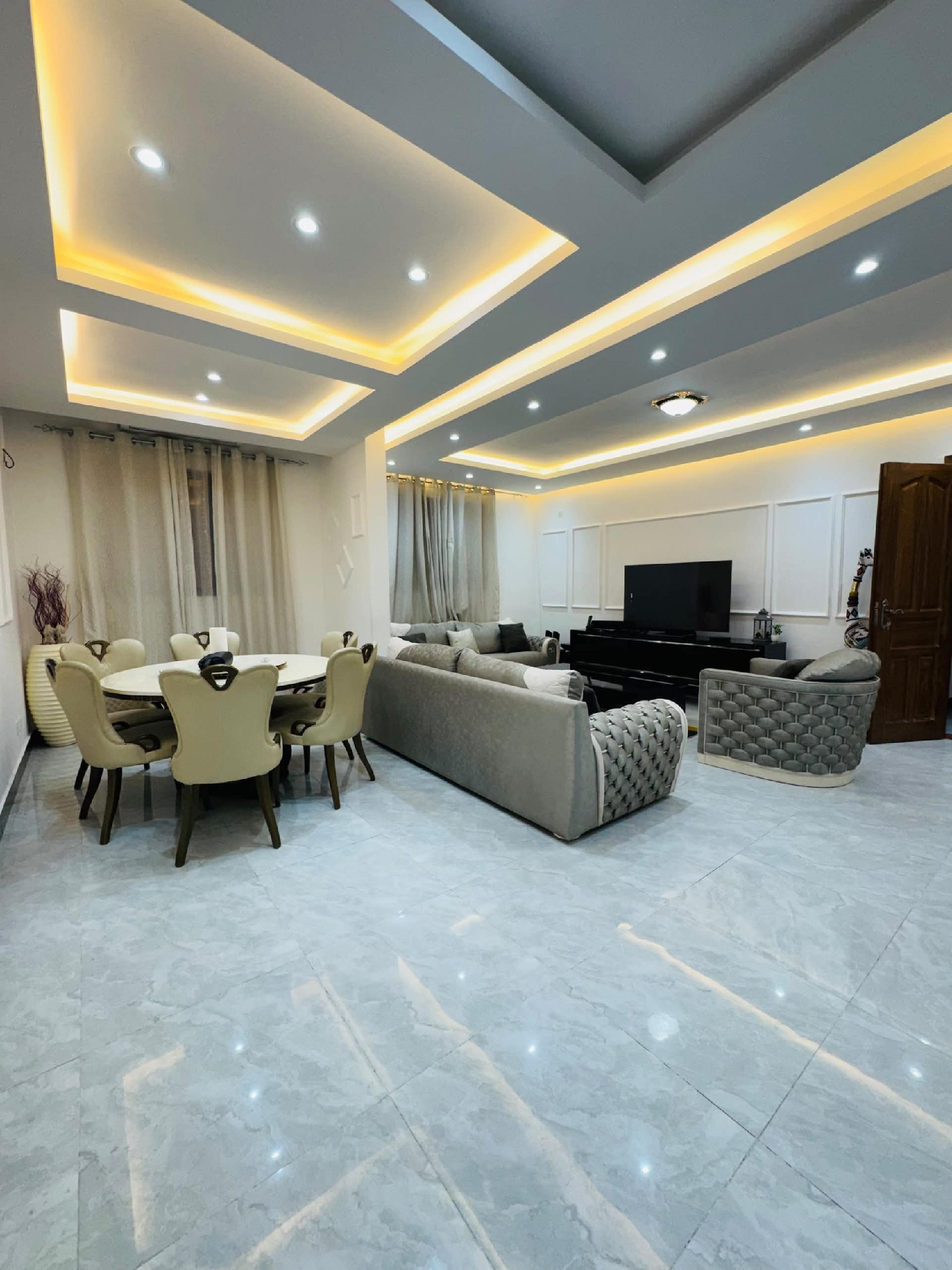 scaled_1001962634 Appartement Meublé à Louer – Gombe, Kinshasa