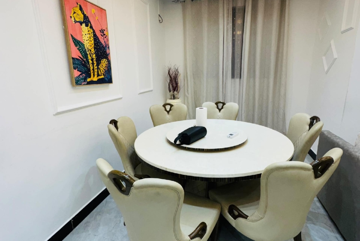 Appartement Meublé à Louer – Gombe, Kinshasa