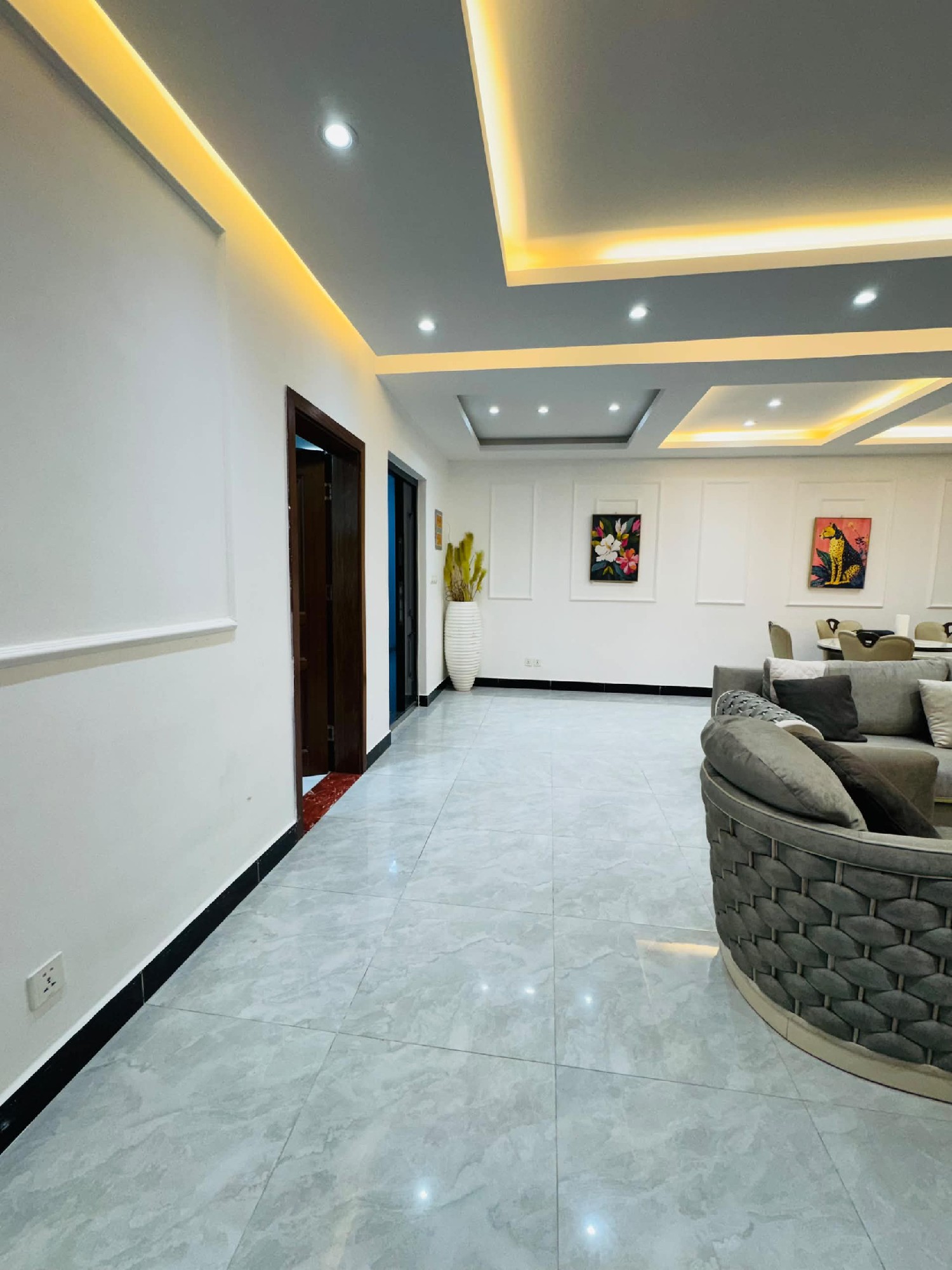 scaled_1001962645 Appartement Meublé à Louer – Gombe, Kinshasa