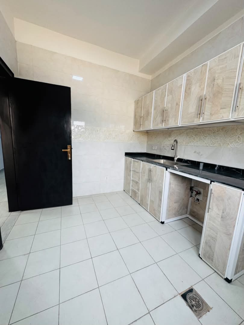 scaled_1001970409 Appartement à Louer – Kasa-Vubu, Kinshasa