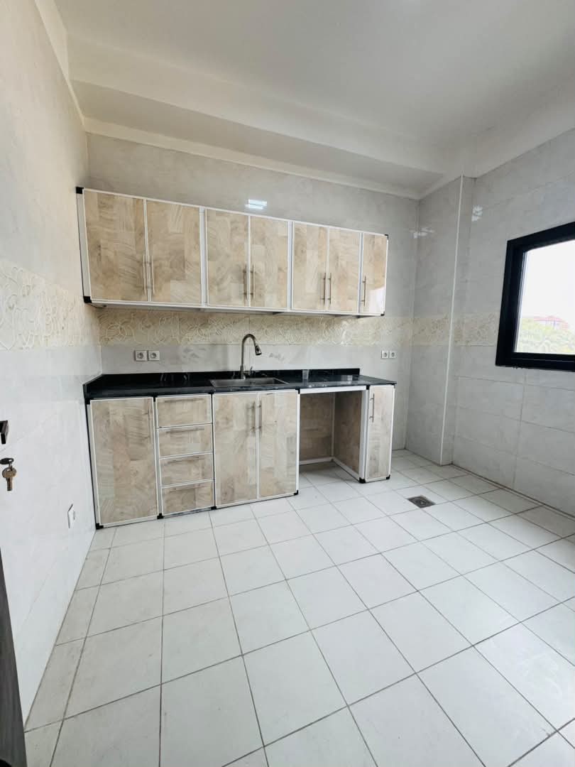 scaled_1001970415 Appartement à Louer – Kasa-Vubu, Kinshasa