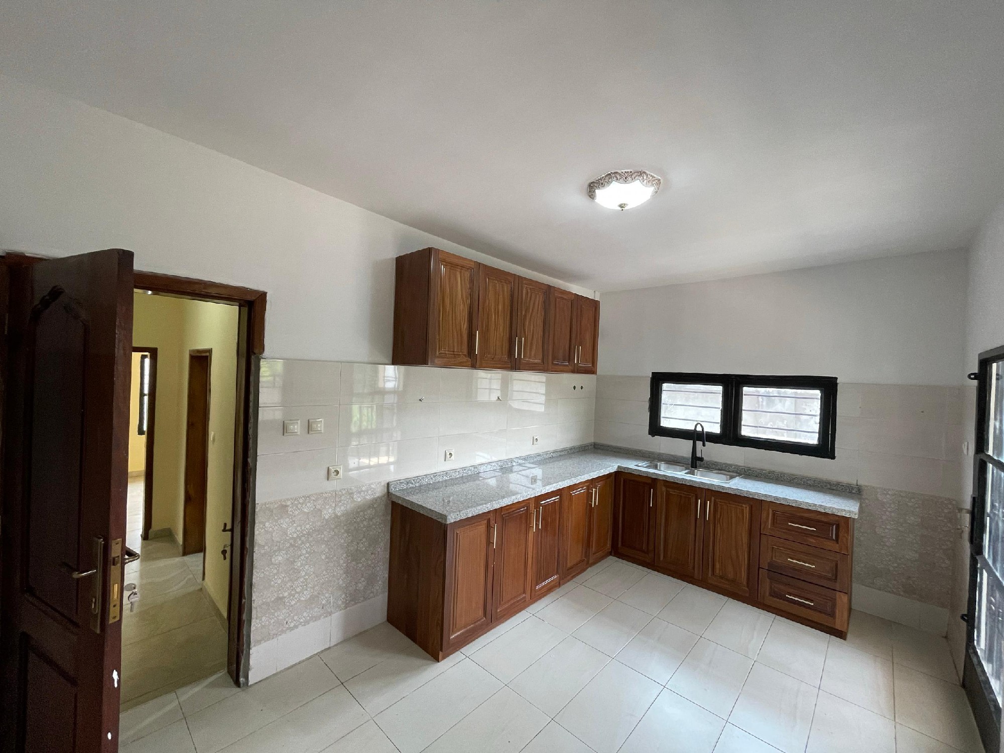 scaled_1001971000 Appartement à Louer – Ngaliema, Kinshasa
