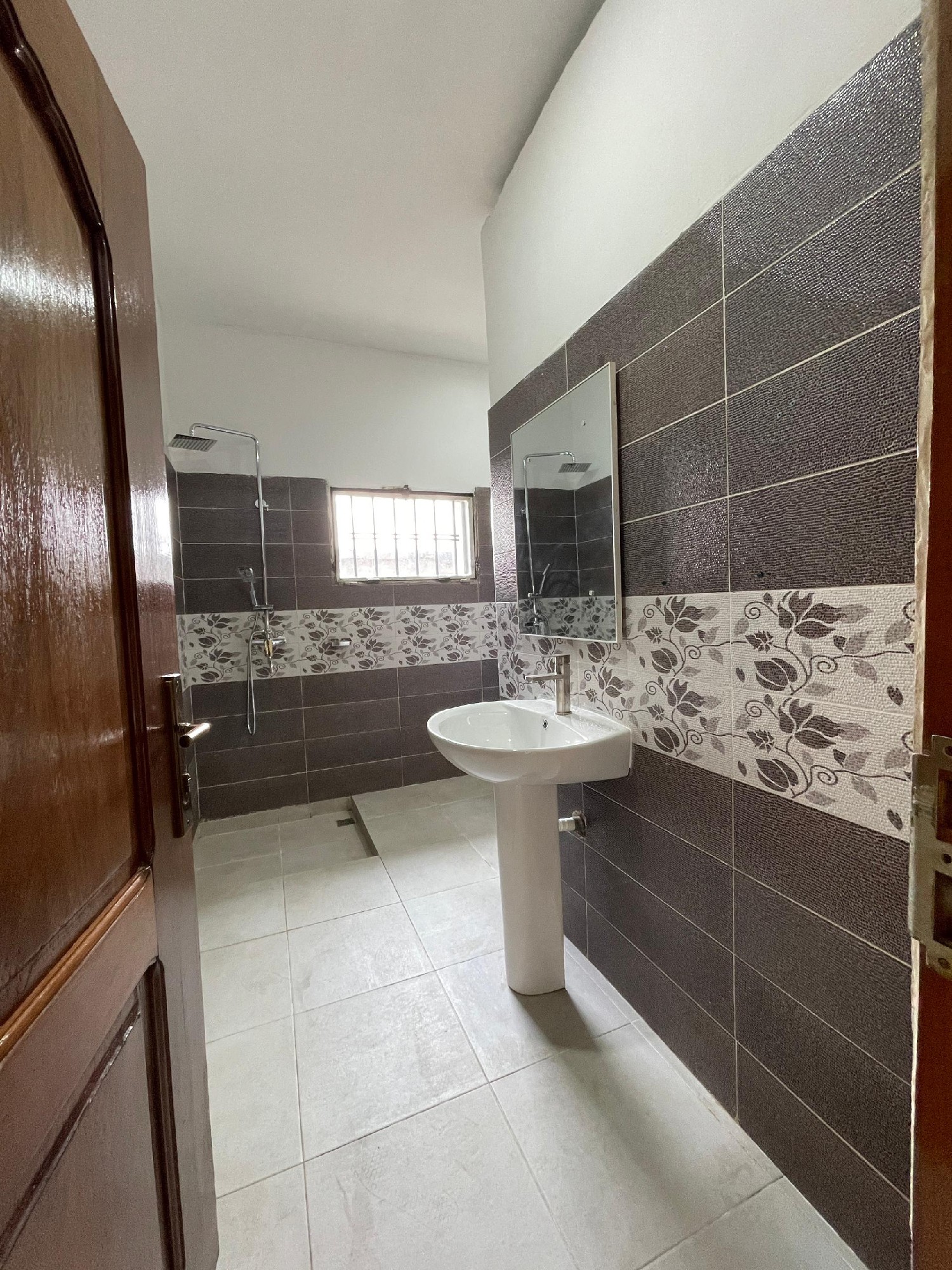 scaled_1001971015 Appartement à Louer – Ngaliema, Kinshasa