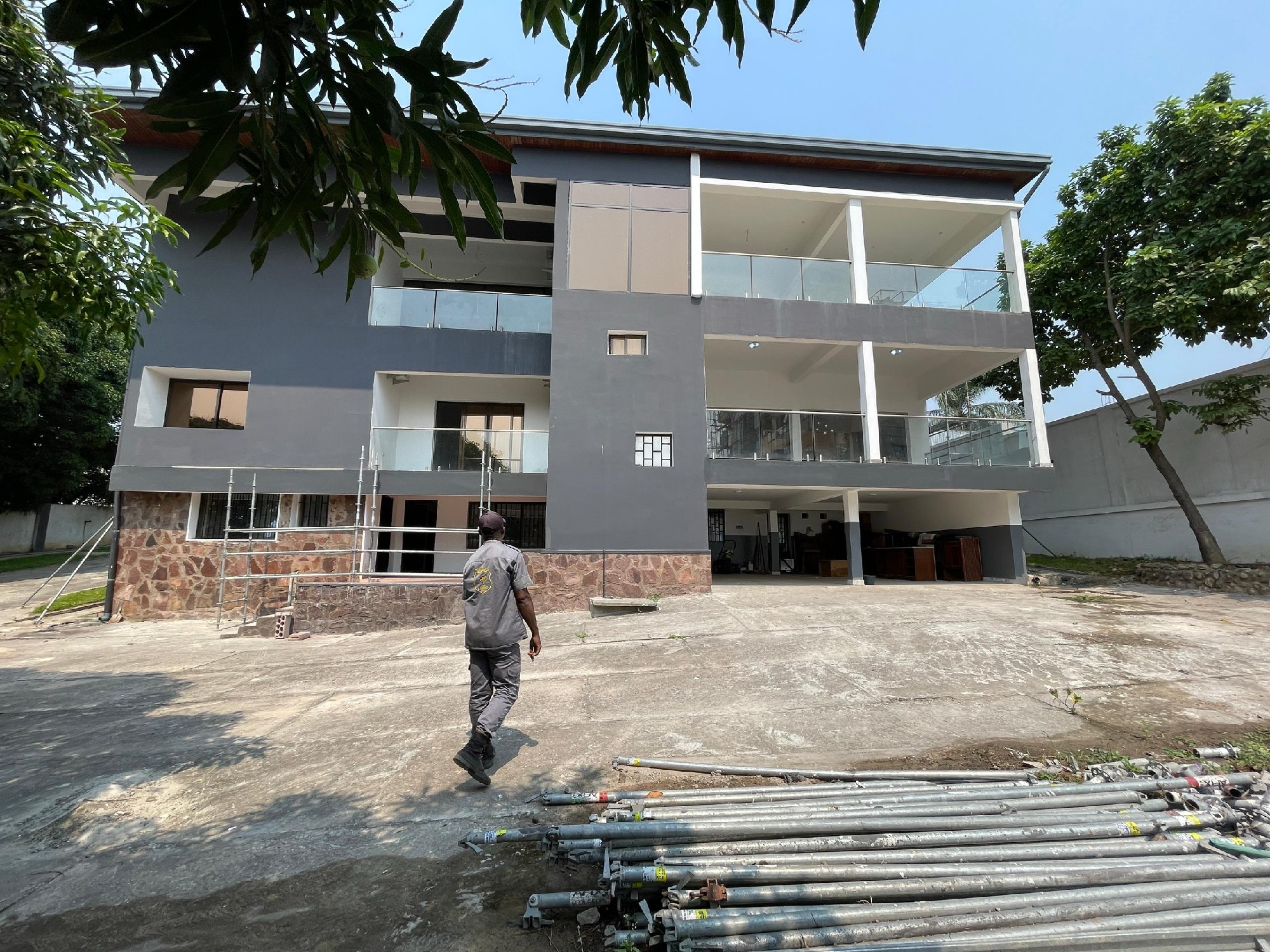 scaled_1001971018 Appartement à Louer – Ngaliema, Kinshasa