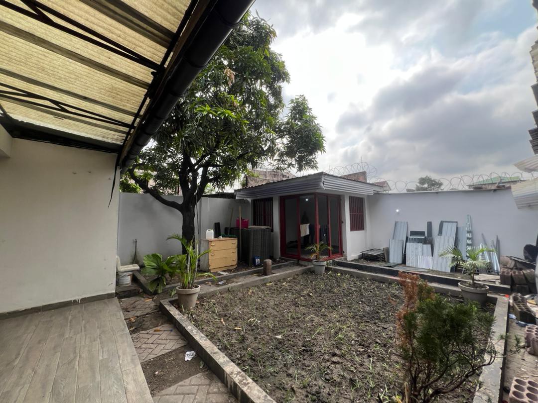 scaled_1001971124 Maison à Louer – Lingwala, Kinshasa