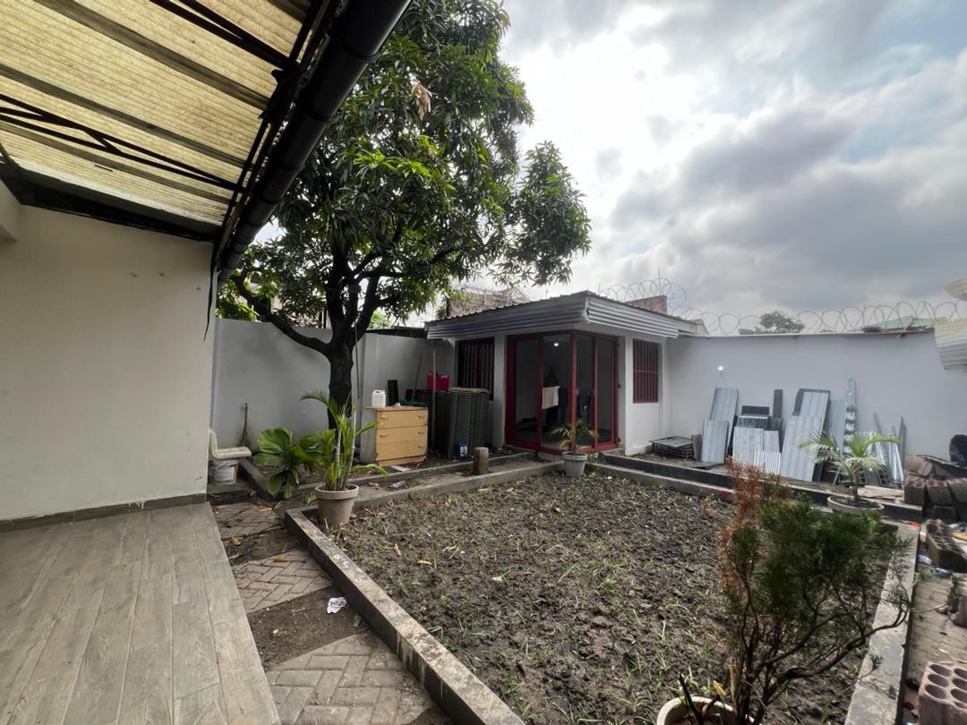 scaled_1001971128 Maison à Louer – Lingwala, Kinshasa
