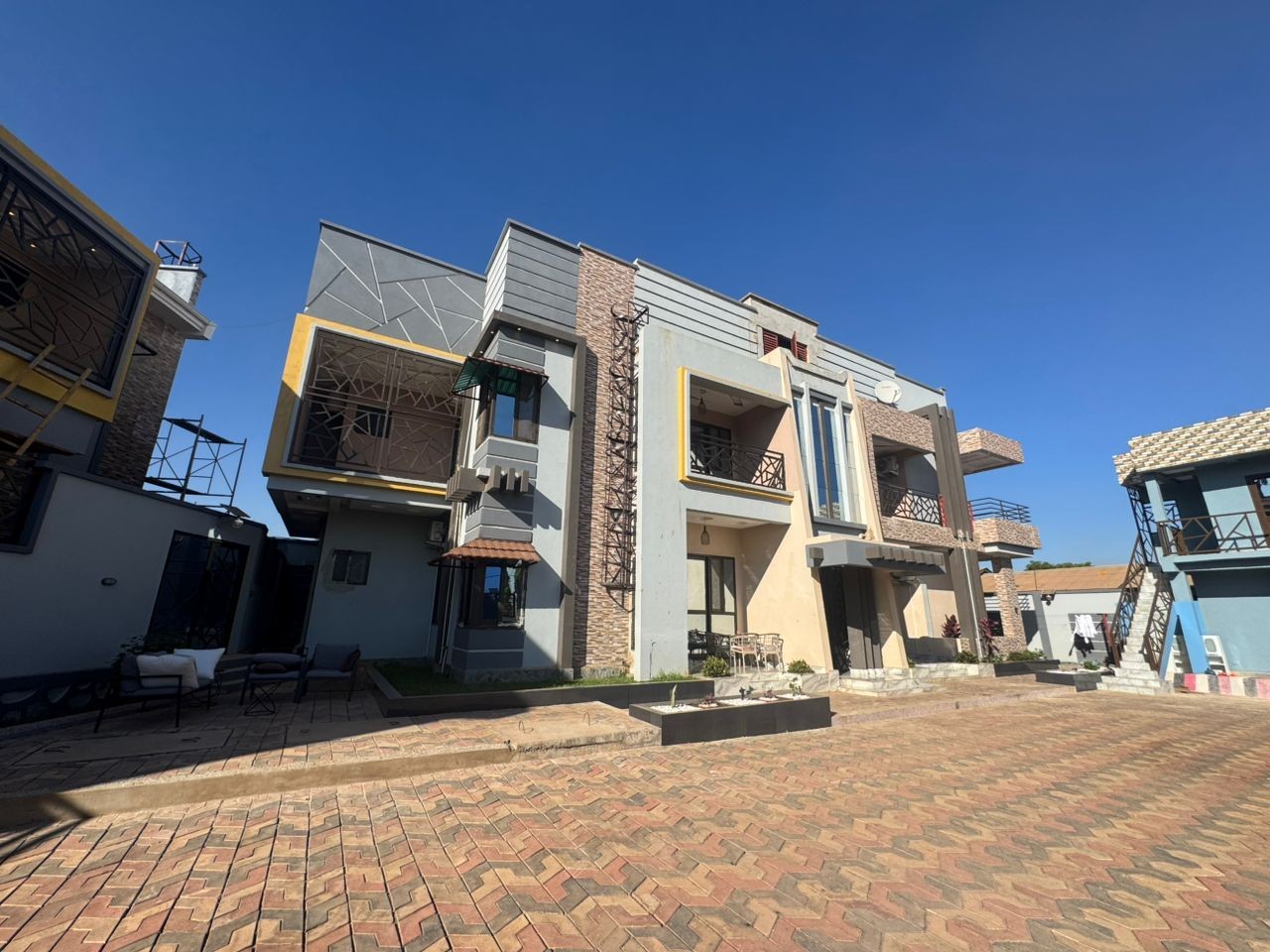 scaled_1002125371 Appartement à Louer – Golf Lido, Lubumbashi