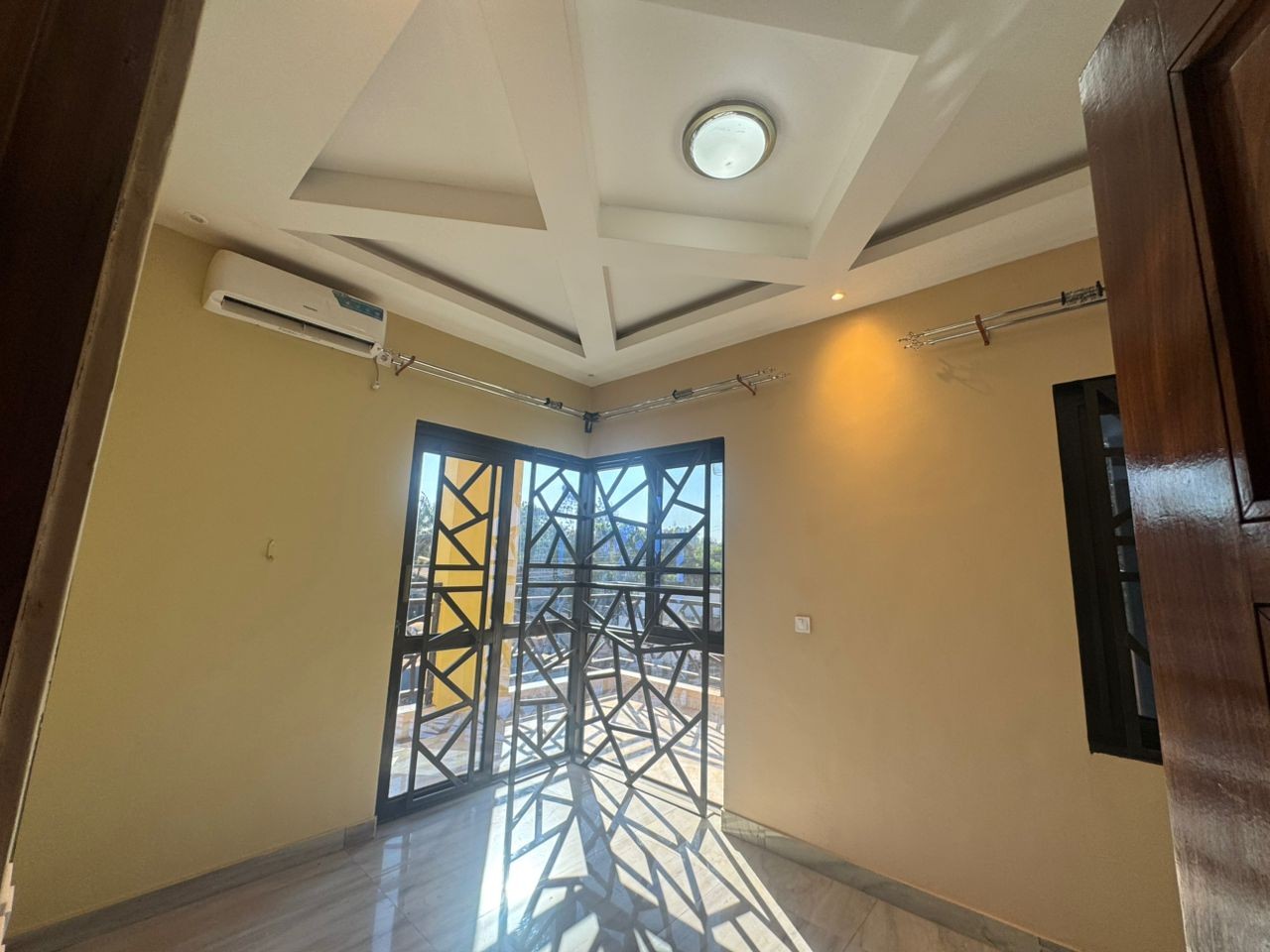 scaled_1002125407 Appartement à Louer – Golf Lido, Lubumbashi