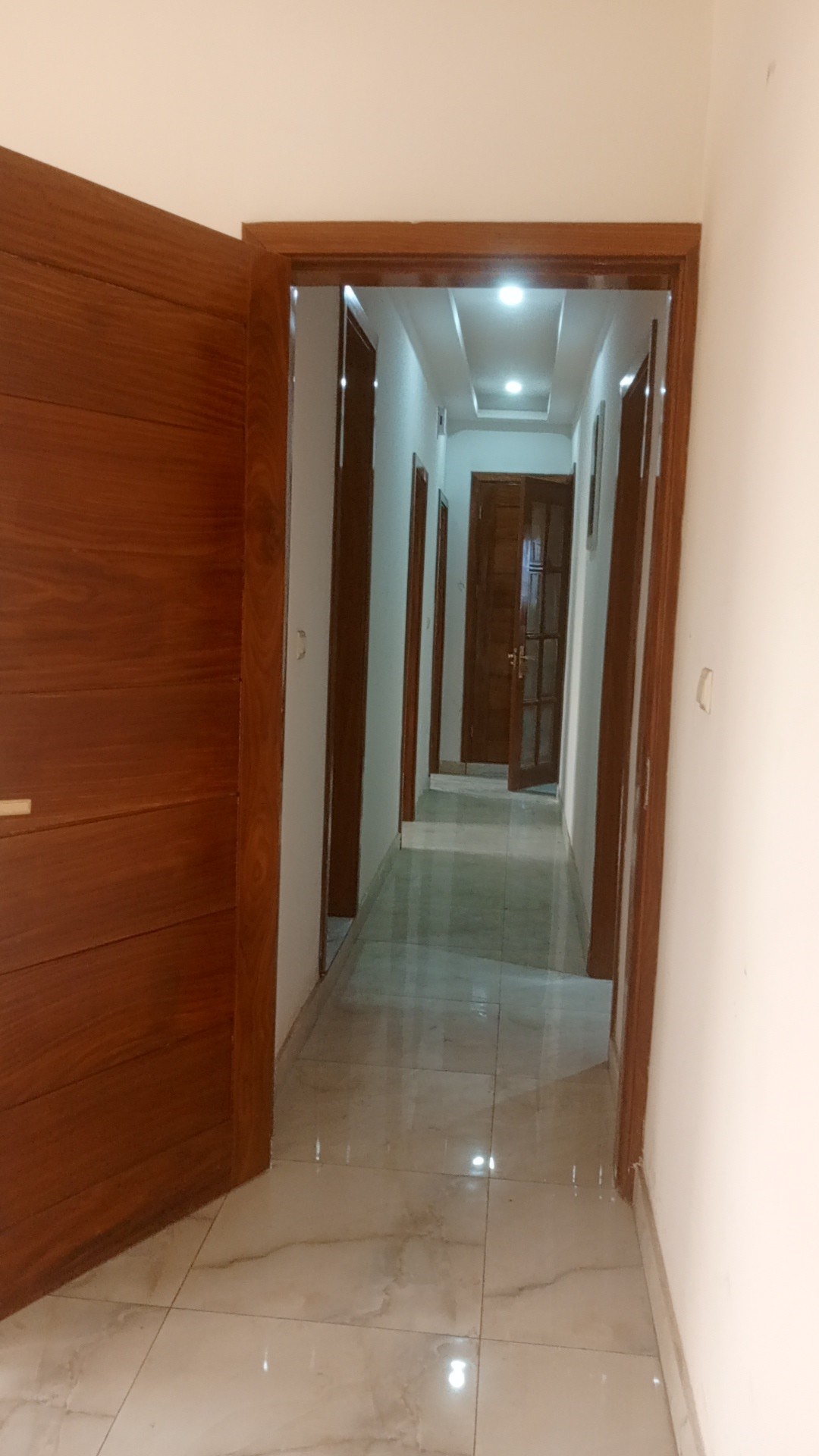 scaled_1004984919 Appartement à Louer – Lingwala, Kinshasa