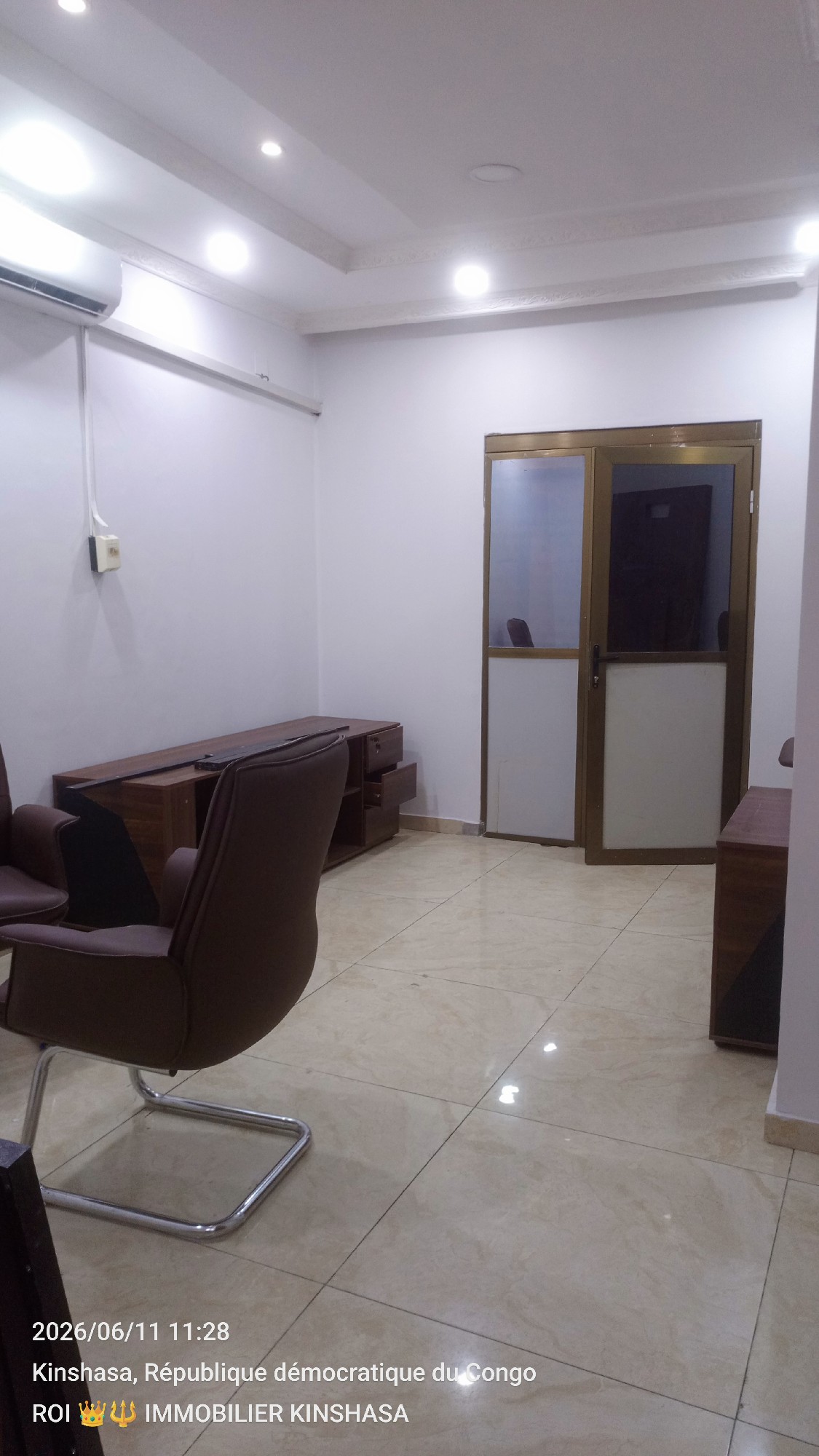 scaled_1005382968 Appartement à Louer – Lingwala, Kinshasa