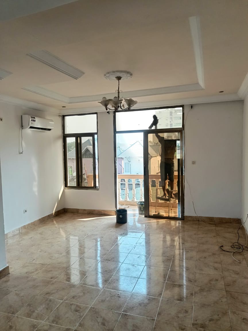 scaled_1005408861 Appartement à Louer – Kintambo, Kinshasa
