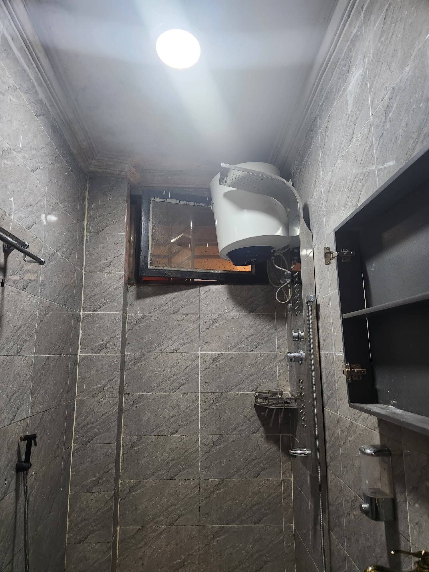 scaled_1005425388 Appartement à Louer – Lingwala, Kinshasa