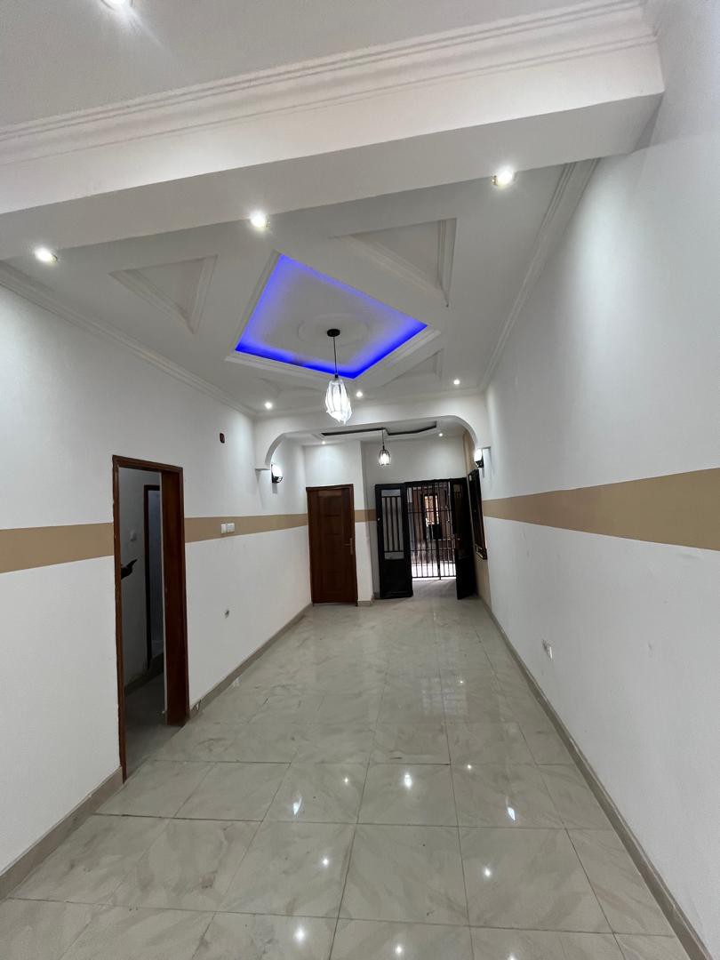 scaled_1005443652 Appartement à Louer – Lingwala, Kinshasa