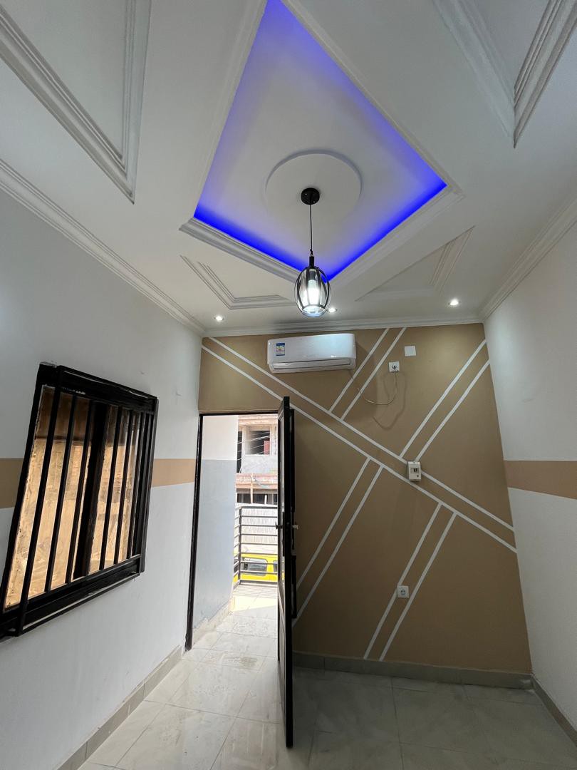scaled_1005443664 Appartement à Louer – Lingwala, Kinshasa