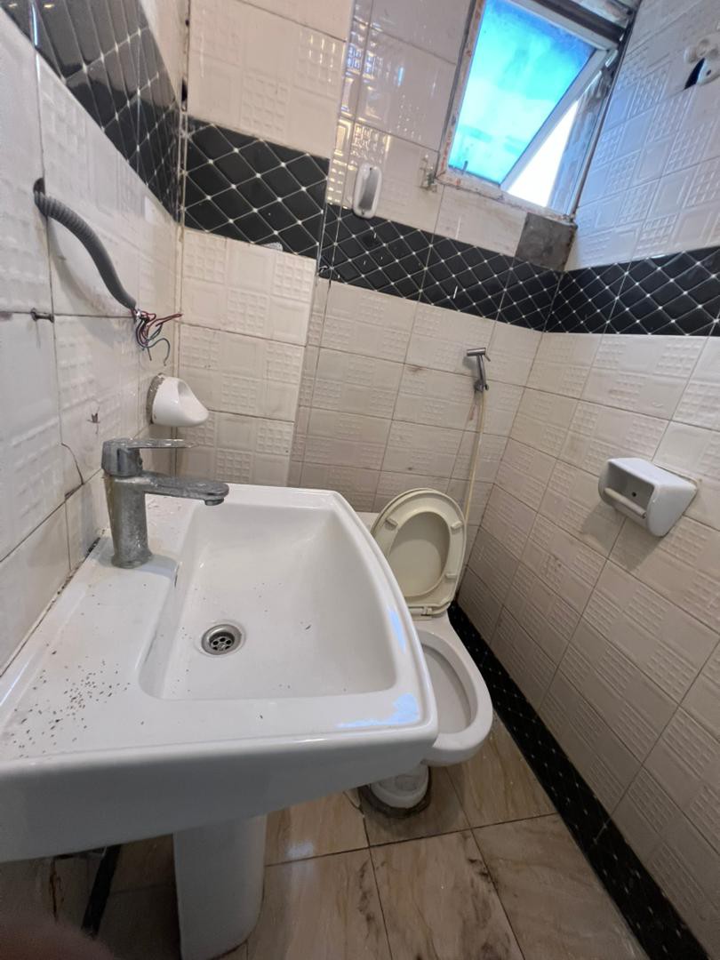 scaled_1005447653 Appartement à Louer – Lingwala, Kinshasa