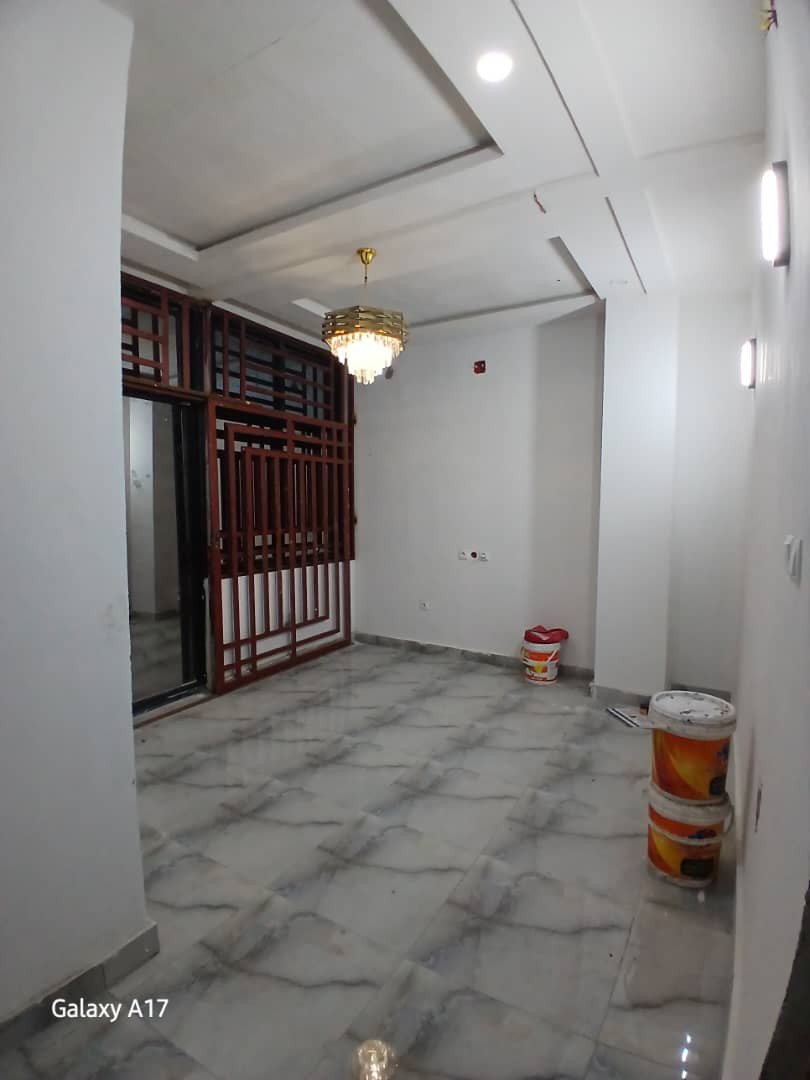 scaled_1005447703 Appartement à Louer – Lingwala, Kinshasa