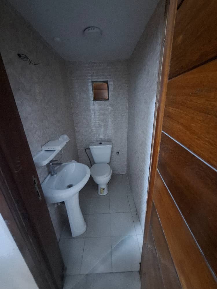 scaled_1005461583 Appartement à Louer – Lingwala, Kinshasa