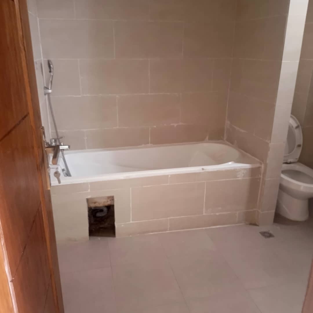 scaled_1005536587 Appartement à Louer – Ngaliema, Kinshasa