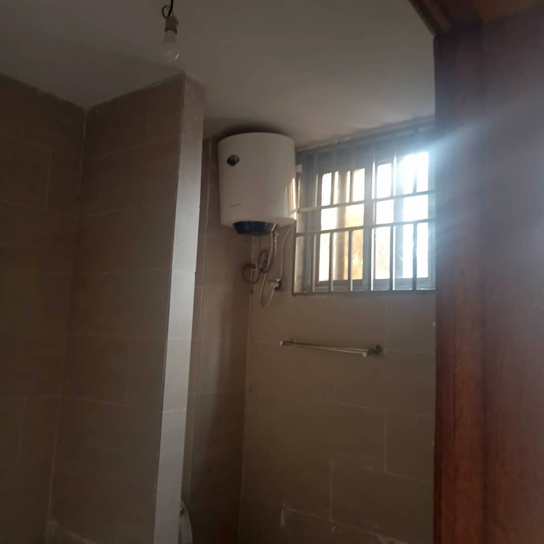 scaled_1005536588 Appartement à Louer – Ngaliema, Kinshasa