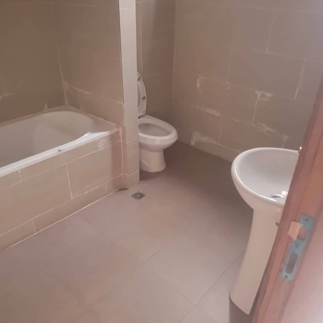 scaled_1005536589 Appartement à Louer – Ngaliema, Kinshasa