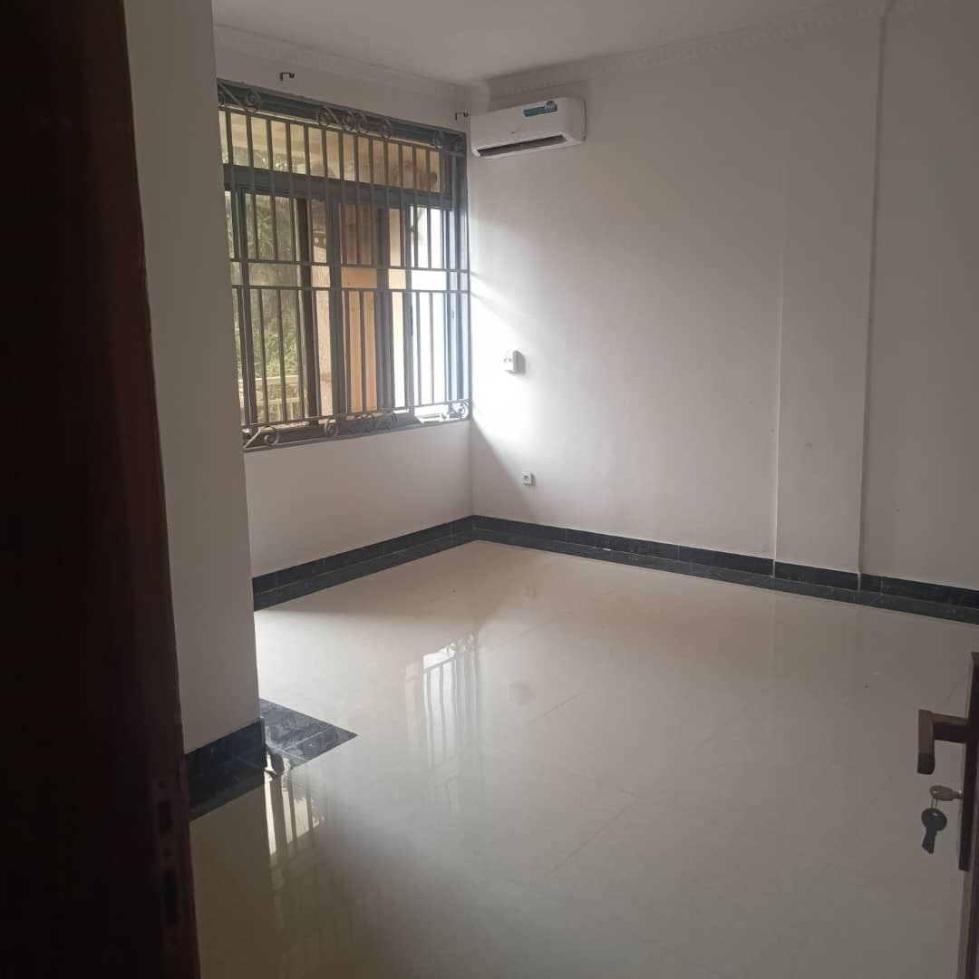 scaled_1005536595 Appartement à Louer – Ngaliema, Kinshasa