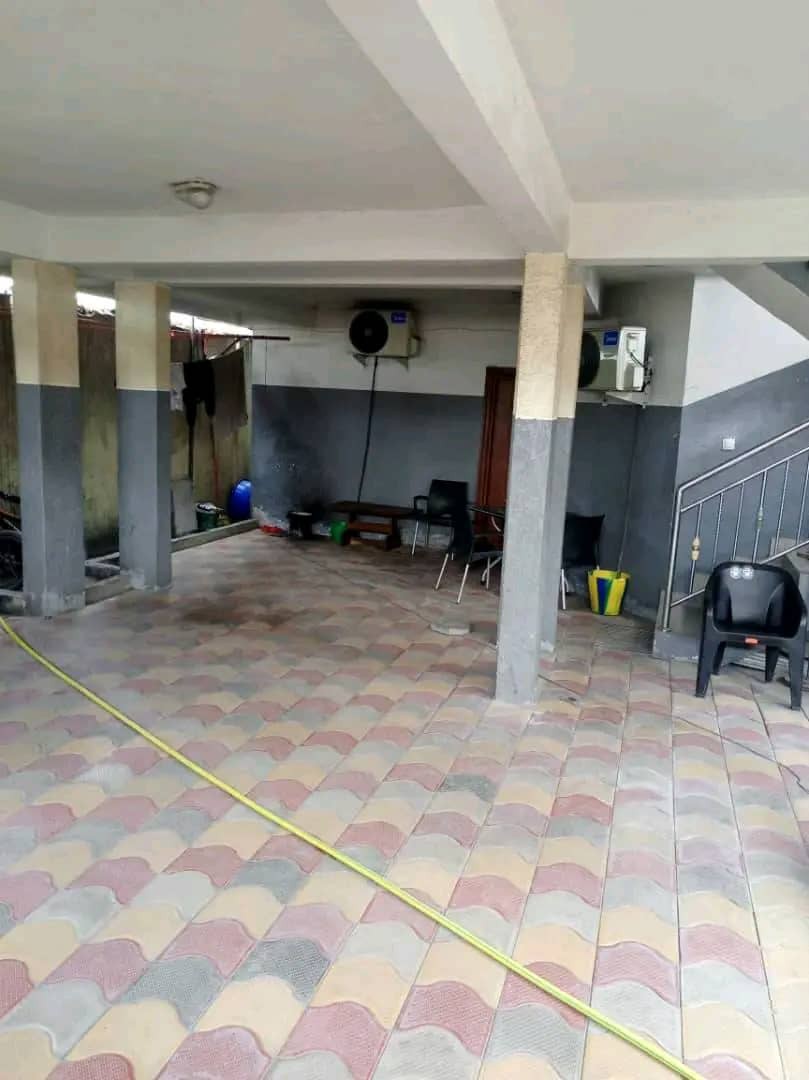 Immeuble à Vendre – Lingwala, Kinshasa