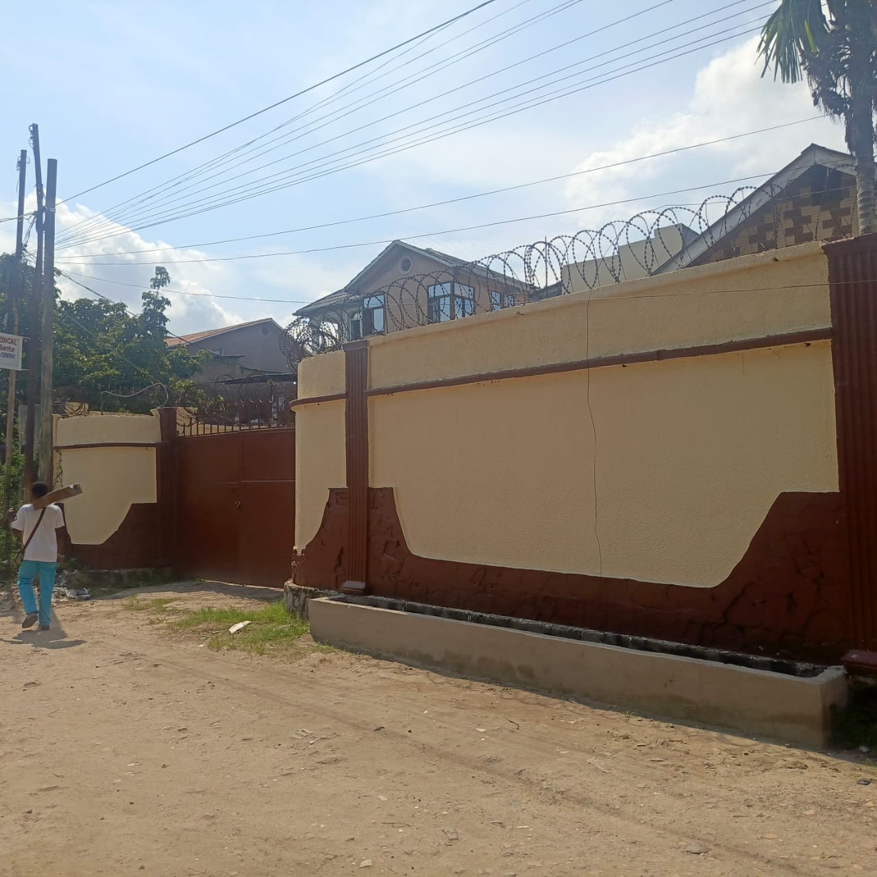 scaled_1005553345 Maison à Vendre – Ngaliema, Kinshasa