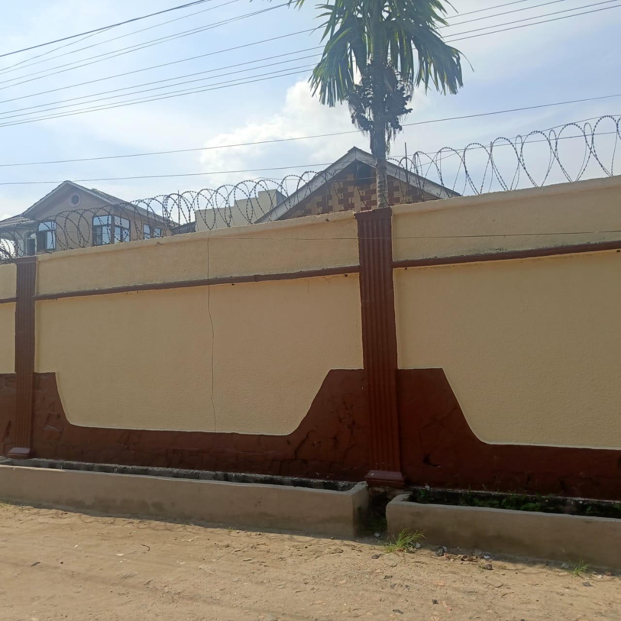scaled_1005553362 Maison à Vendre – Ngaliema, Kinshasa