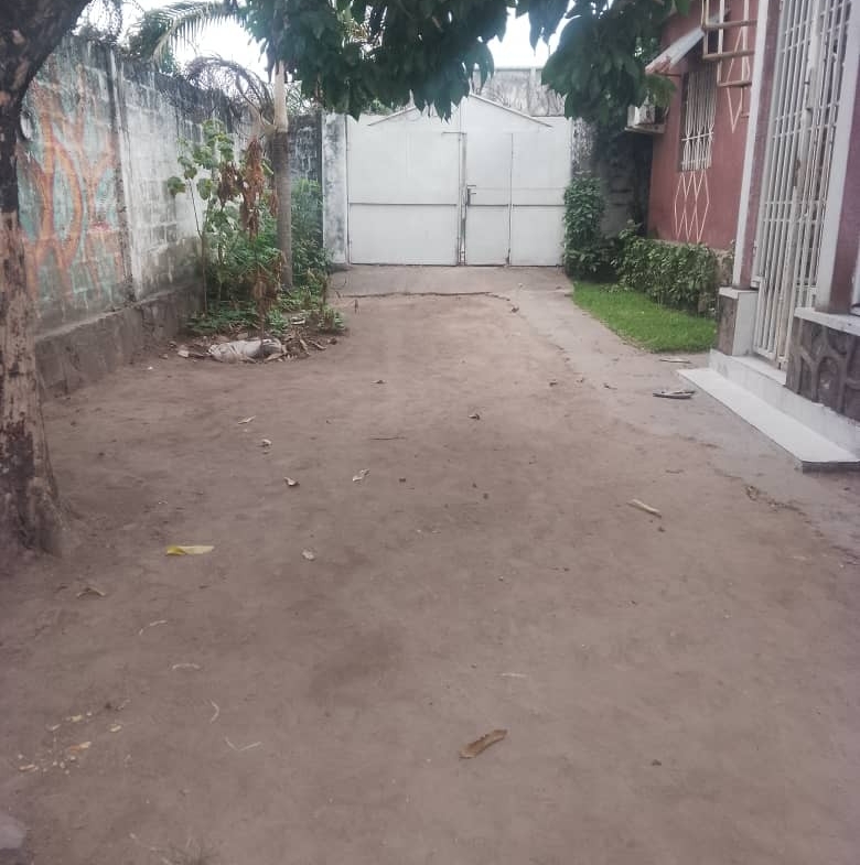 Maison à Vendre – Mont-Ngafula, Kinshasa