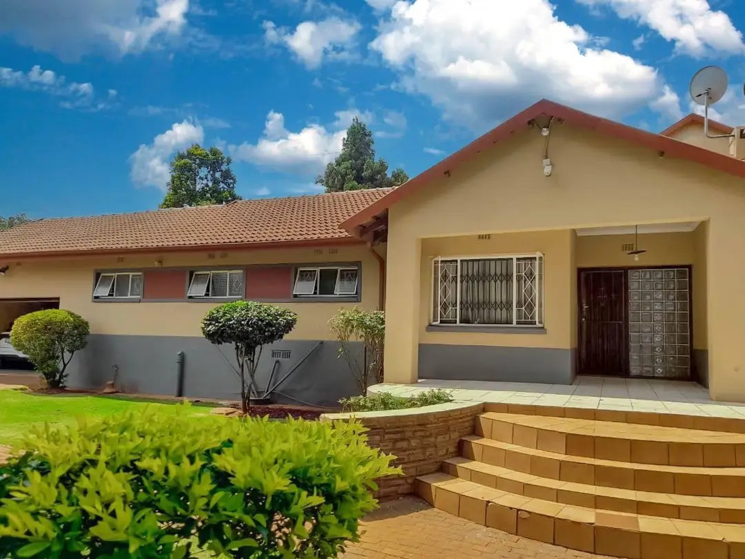 scaled_1006499106 Villa à Vendre – Florida, Johannesburg