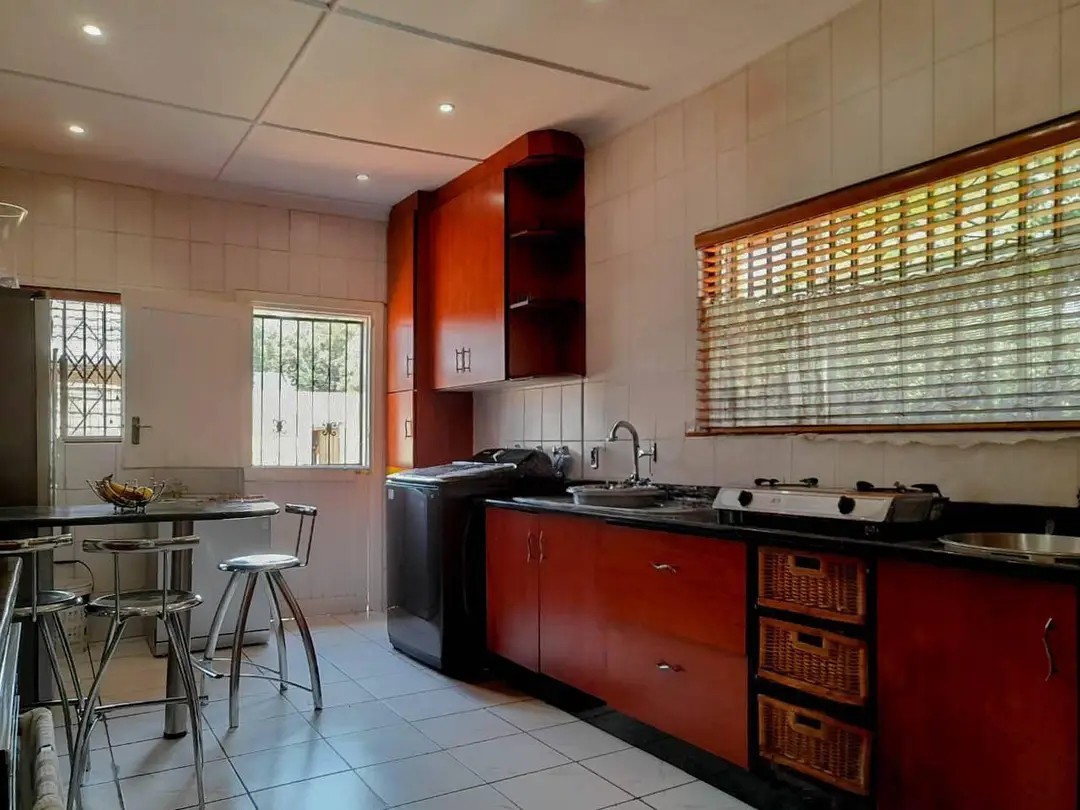 scaled_1006499108 Villa à Vendre – Florida, Johannesburg