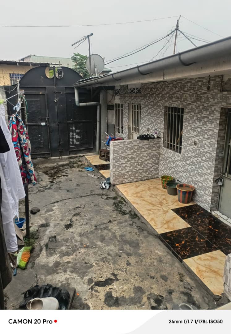 Maison à Louer – Limete, Kinshasa