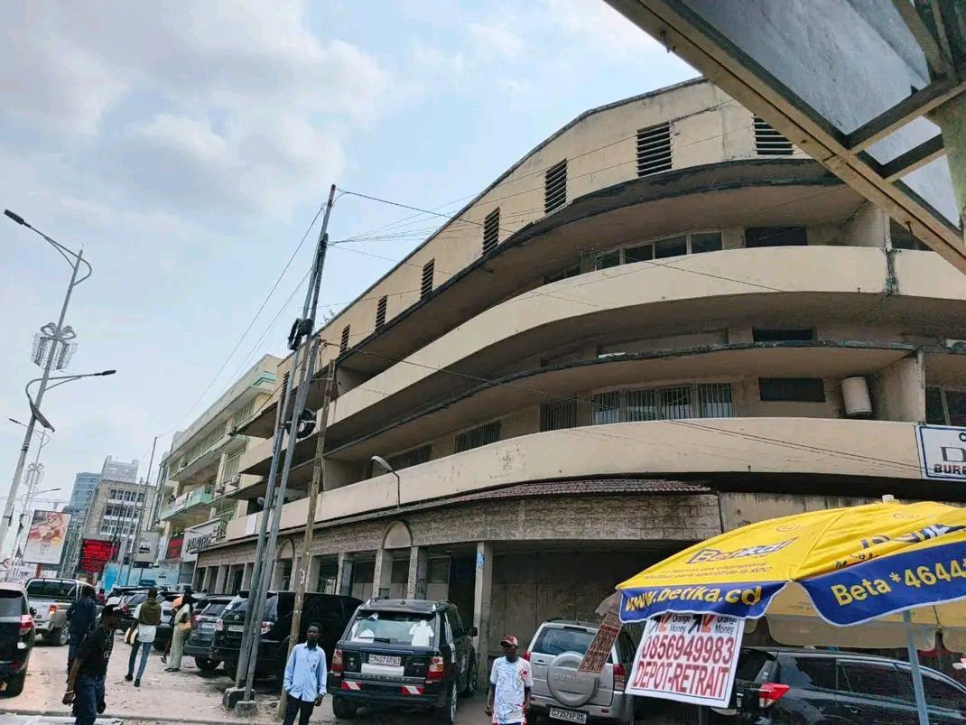 Immeuble à Vendre – Gombe, Kinshasa