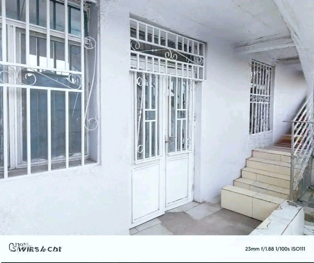 scaled_1006512291 Parcelle-Terrain à Vendre – Kimwenza, Kinshasa