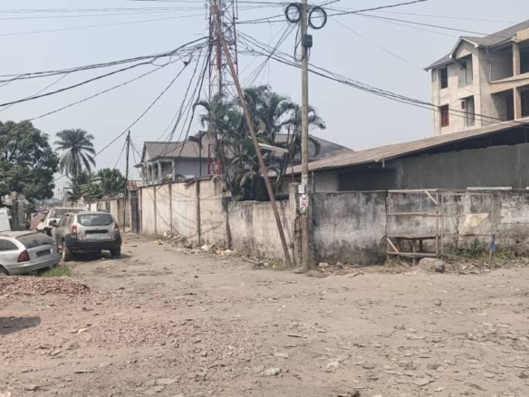 Parcelle-terrain à vendre – debonhomme, kinshasa