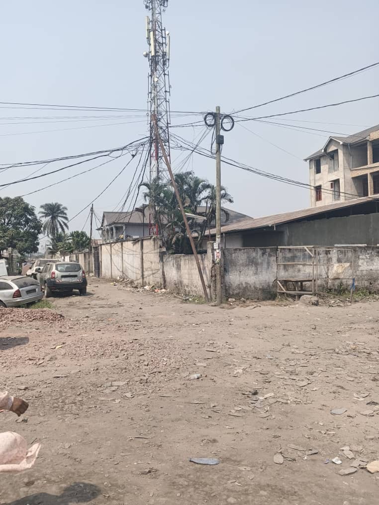 scaled_1006517498 Parcelle-Terrain à Vendre – Debonhomme, Kinshasa