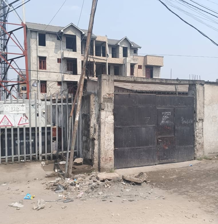 Parcelle-Terrain à Vendre – Debonhomme, Kinshasa