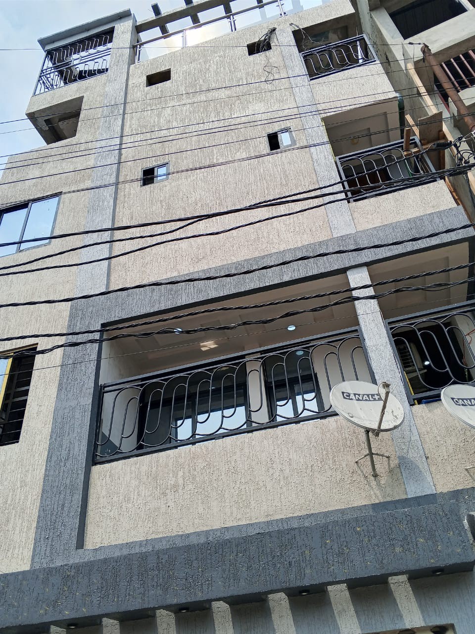 scaled_1006525597 Appartement à Louer – Limete, Kinshasa