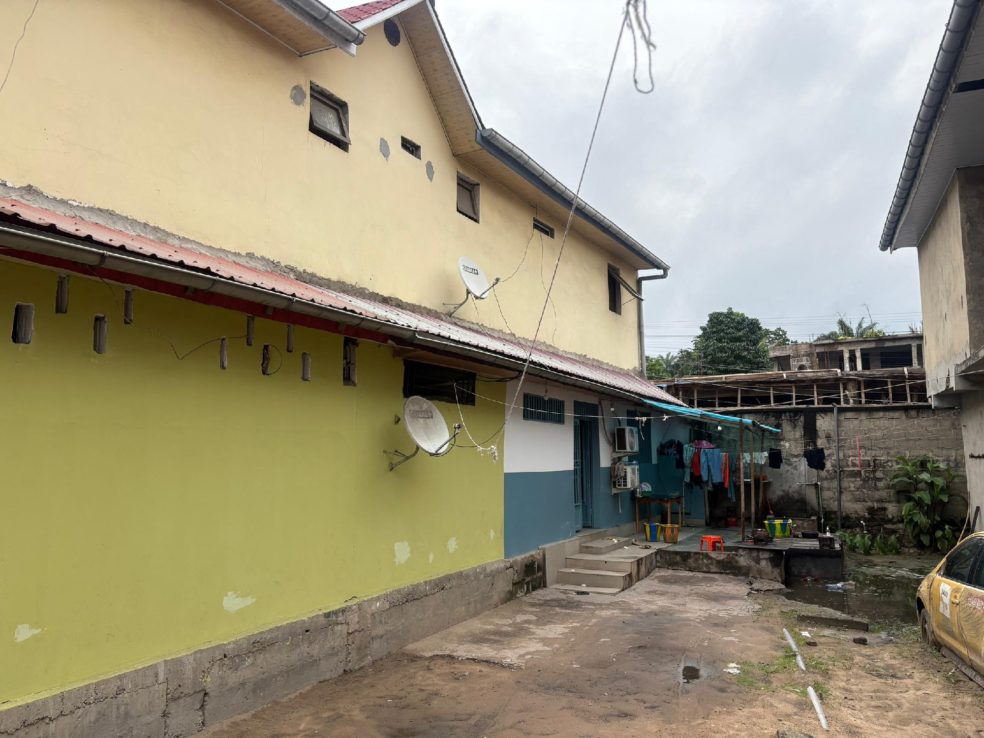 scaled_1006528036 Immeuble à Vendre – Kintambo, Kinshasa