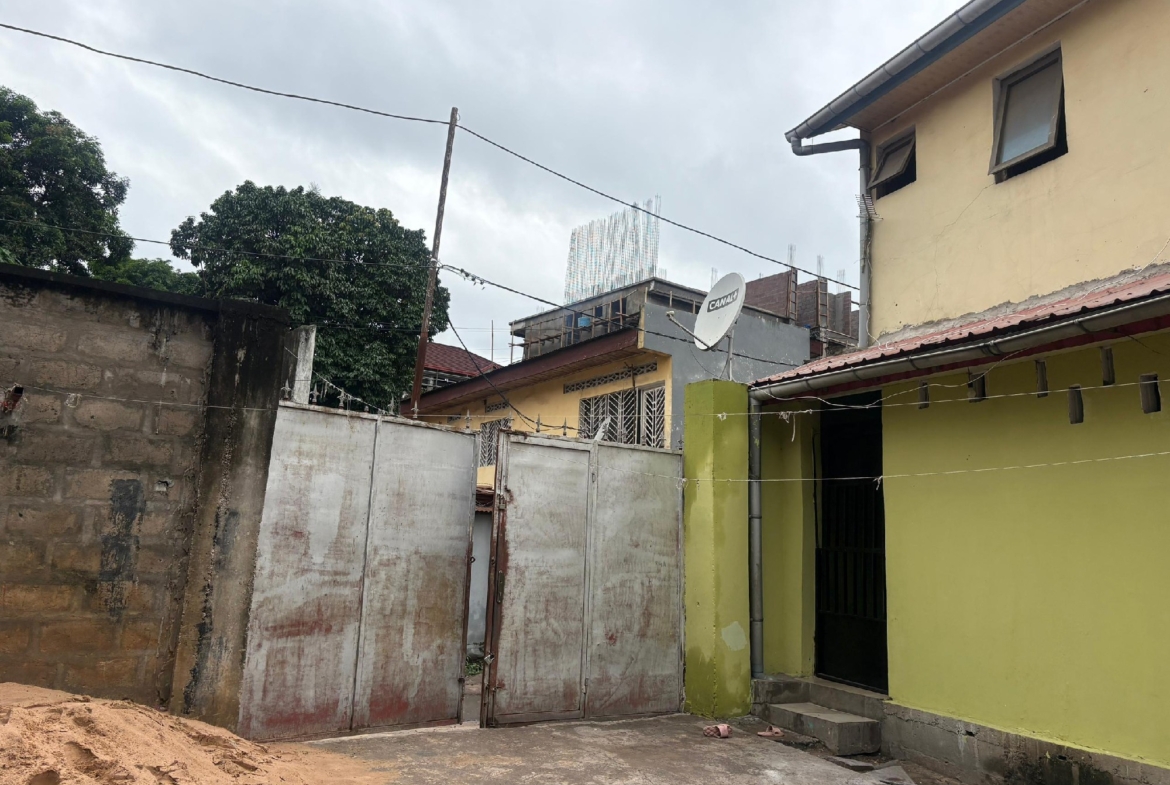 Immeuble à Vendre – Kintambo, Kinshasa